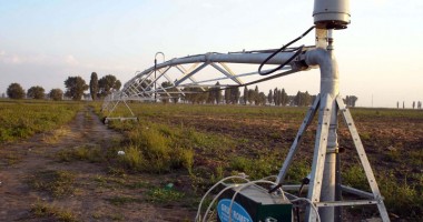 Stire din Economie : Stațiile de irigații ar putea trece la primării