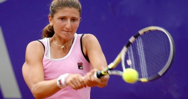 Stire din Sport : Două românce calificate în optimile de la Roland Garros