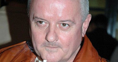 Stire din Monden : Irinel Columbeanu, vânat de bănci
