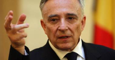 Stire din Economie : Isărescu le cere băncilor să micșoreze comisioanele