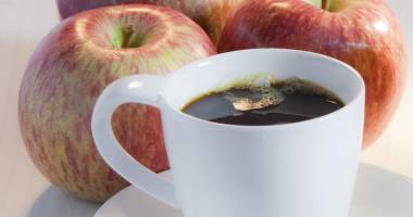Stire din Sănătate : Mere sau cafea? Începeți diminețile cu forțe proaspete