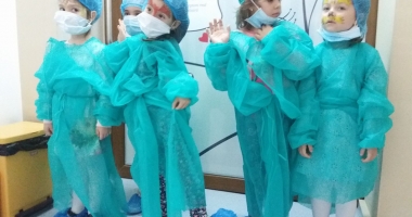 Stire din Sănătate : "Săptămâna altfel" la Isis Hospital, o experiență de neuitat pentru "steluțele fermecate"