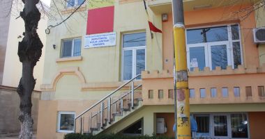 Stire din Cultură-Educație : Ce condiții trebuie să îndeplinească participanții la concursul pentru funcția de director și director adjunct din unităţile şcolare