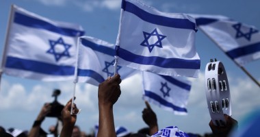 Stire din Actualitate : Mii de israelieni demonstrează pentru pace la Tel Aviv