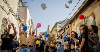 Stire din Actualitate : Israel devine prima ţară care renunţă la mască în interior