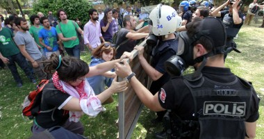 Stire din Actualitate : Guvernul turc cere justiției să decidă  asupra proiectului urbanistic din parcul Gezi