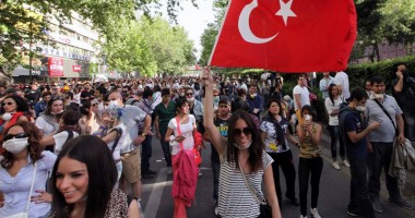 Stire din Actualitate : Proiectul urban din Istanbul  aflat la originea protestelor a fost anulat