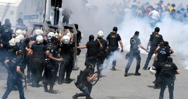 Stire din Actualitate : Ciocniri violente între demonstranți și poliție,  la Istanbul