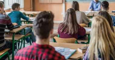 Stire din Eveniment : Un profesor de religie a fost pus sub control judiciar pentru că a abuzat sexual de o elevă minoră