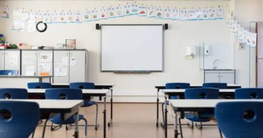 Stire din Cultură-Educație : Școli cu activitate suspendată din cauza condițiilor meteo nefavorabile