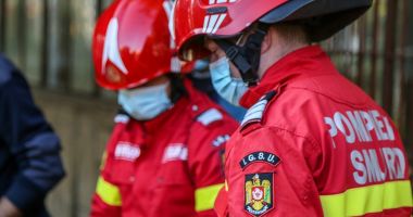 Stire din Eveniment : Trei angajați ai CFR au fost răniți, după ce generatorul dintr-un plug de deszăpezire feroviar a explodat