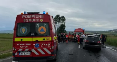 Stire din Eveniment : Planul Roșu a fost activat după un accident grav cu 15 persoane implicate. Traficul, complet blocat