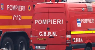 Stire din Eveniment : Pericol pe strada Mircea cel Bătrân din Constanța. Un contor de gaz a luat foc