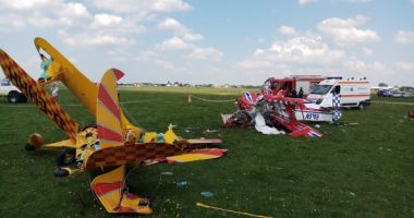 TRAGEDIE AVIATICĂ ÎN ROMÂNIA! Un pilot a murit, după ce două avioane s-au ciocnit în aer