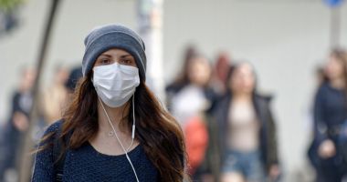 Stire din Actualitate : Purtarea măştii în exterior nu mai este obligatorie, de azi înainte. Iată ce ţară relaxează măsurile