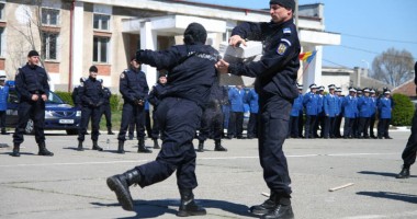 Îți place uniforma bleu de jandarm? Iată cum poți ajunge să porți una - 3