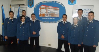 Îți place uniforma bleu de jandarm? Iată cum poți ajunge să porți una - 2