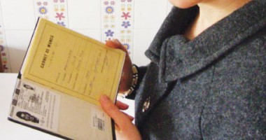 Stire din Social : Cărți de muncă pe care nu le vrea nimeni