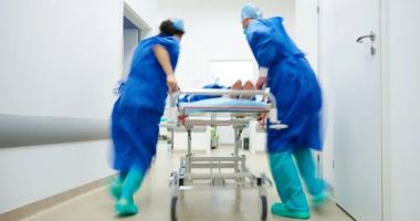Stire din Eveniment : O tânără și-a băgat iubitul în spital, bătut și rănit cu un cuțit. Iată de la ce a pornit conflictul