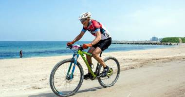 Stire din Sport : Iubitorii ciclismului își dau întâlnire pe plaja din Corbu, la Beach Race XCO