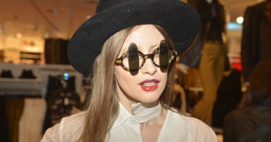 Stire din Monden : "Cu genele acelea putea să măture tot mall-ul". Pe cine atacă Iulia Albu