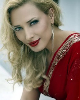Stire din Monden : Iulia Vântur își caută un iubit