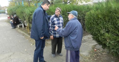 Stire din Politică-Administrație : "Micii agricultori au nevoie de ajutor pentru a accesa fonduri europene"