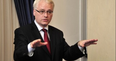Stire din Actualitate : Președintele croat, blocat în ascensor