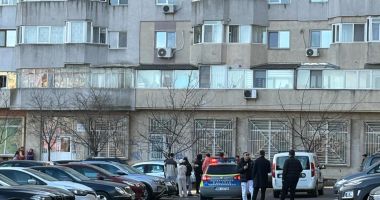 Accident în cartierul Poarta 6! O mașină a fost proiectată într-un zid - 3