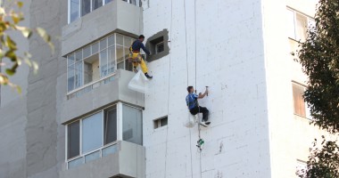 Stire din Economie : Cum să ne închidem balcoanele sau să reparăm instalațiile și centrala de la bloc, cu fonduri europene