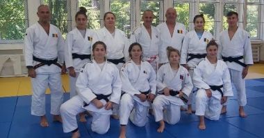 Stire din Sport : Judo / Examen de centură neagră, în Poiana Braşov