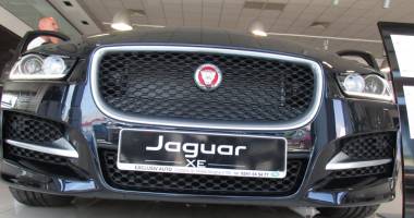 Exclusiv Auto îi invită pe constănțeni la test-drive cu Jaguar XE - 4