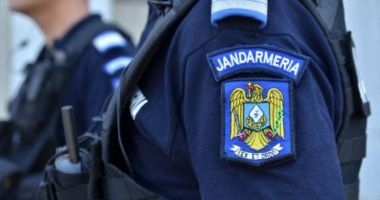 Stire din Eveniment : Un jandarm a ajuns la spital, după ce a fost împușcat de un coleg