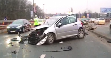 ACCDIENT RUTIER, după ce un jandarm s-a urcat beat la volan