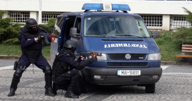 Stire din Eveniment : Jandarmii constănțeni sărbătoresc Eroii Neamului