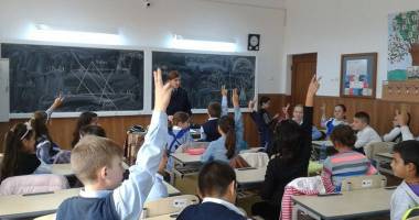 Jandarmii constănțeni, lecție de viață pentru elevii din Valu lui Traian