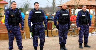 Stire din Eveniment : Jandarmii, prezenți la manifestările organizate cu prilejul Zilei Independenței