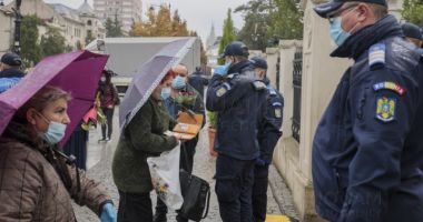 Stire din Actualitate : Pelerinajul si manifestările de hramul  „Sfintei Cuvioase Parascheva", supravegheat de jandarmii din Bacău