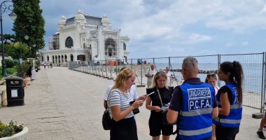 Stire din Eveniment : Jandarmii constănțeni au explicat turiștiilor și localnicilor cum trebuie să fie un litoral în siguranță
