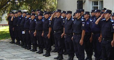 Stire din Politică-Administrație : Jandarmii, chemați la raport la Prefectură