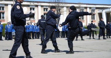 Stire din Eveniment : Ce fac jandarmii constănțeni de "Ora Pământului"