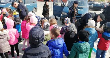 Stire din Eveniment : Jandarmii constănțeni, vizitați de elevi