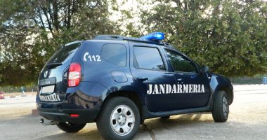 Stire din Eveniment : Jandarmii sunt drastici: amenzi de 35.000 de lei pentru cei care nu poartă mască!