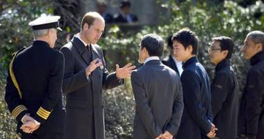 Stire din Actualitate : Prințul William a vizitat, în Japonia, zona devastată de tsunami în 2011
