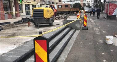 Jardiniere noi și scări refăcute, pe bulevardul Tomis - 1