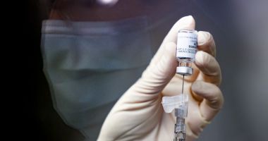 Stire din Actualitate : Valeriu Gheorghiţă: Persoanele imunizate cu Johnson & Johnson încă nu au recomandare pentru a efectua doza de rapel