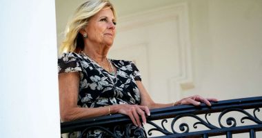Stire din Actualitate : Prima doamnă a SUA, Jill Biden, infectată din nou cu Covid, la câteva zile după ce se vindecase