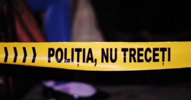 Stire din Eveniment : Bărbat înjunghiat de opt ori, găsit între două stații de tren