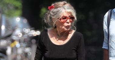 Stire din Actualitate : Brigitte Bardot și-a liniștit fanii după ce nu a mai fost văzută public. "Sunt în convalescență"