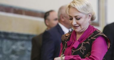 Stire din Politică-Administrație : Viorica Dăncilă, o nouă dezbatere cu presa